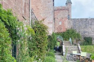 Airlie Castle · Castle Gardens